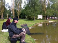 /album/journee-de-p%c3%aache-%c3%a0-la-truite-%c3%a0-l%27etang-de-la-fontaine-%c3%a0-pargny-resson/img-1380-jpg/