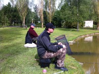 /album/journee-de-p%c3%aache-%c3%a0-la-truite-%c3%a0-l%27etang-de-la-fontaine-%c3%a0-pargny-resson/img-1383-jpg/